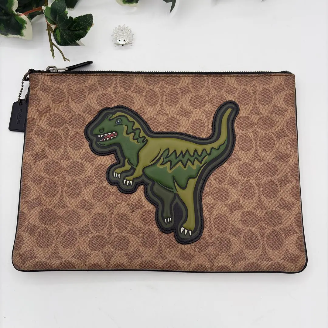 ✨レア✨ コーチ　レキシー　クラッチバッグ　ターンロック　ダイナソー　coach ✨レア✨ コーチ レキシー クラッチバッグ ターンロック