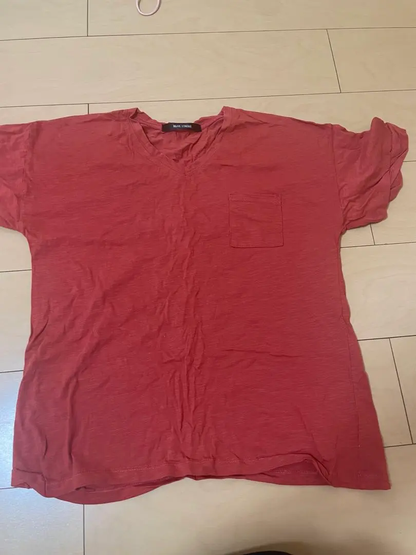 Thumbnail of Women's V-neck short-sleeved T-shirt, size L