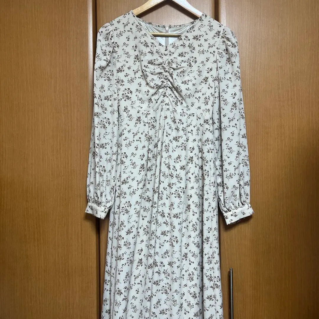 apres jour 小花紋長款連衣裙 長袖 七分袖 的縮圖