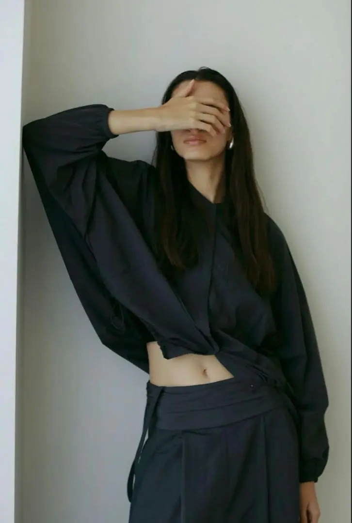 LOHEN ローヘン バックフォルムリバージップブルゾンコート ウール LOHEN ローヘン バックフォルムリバージップブルゾンコート ウール