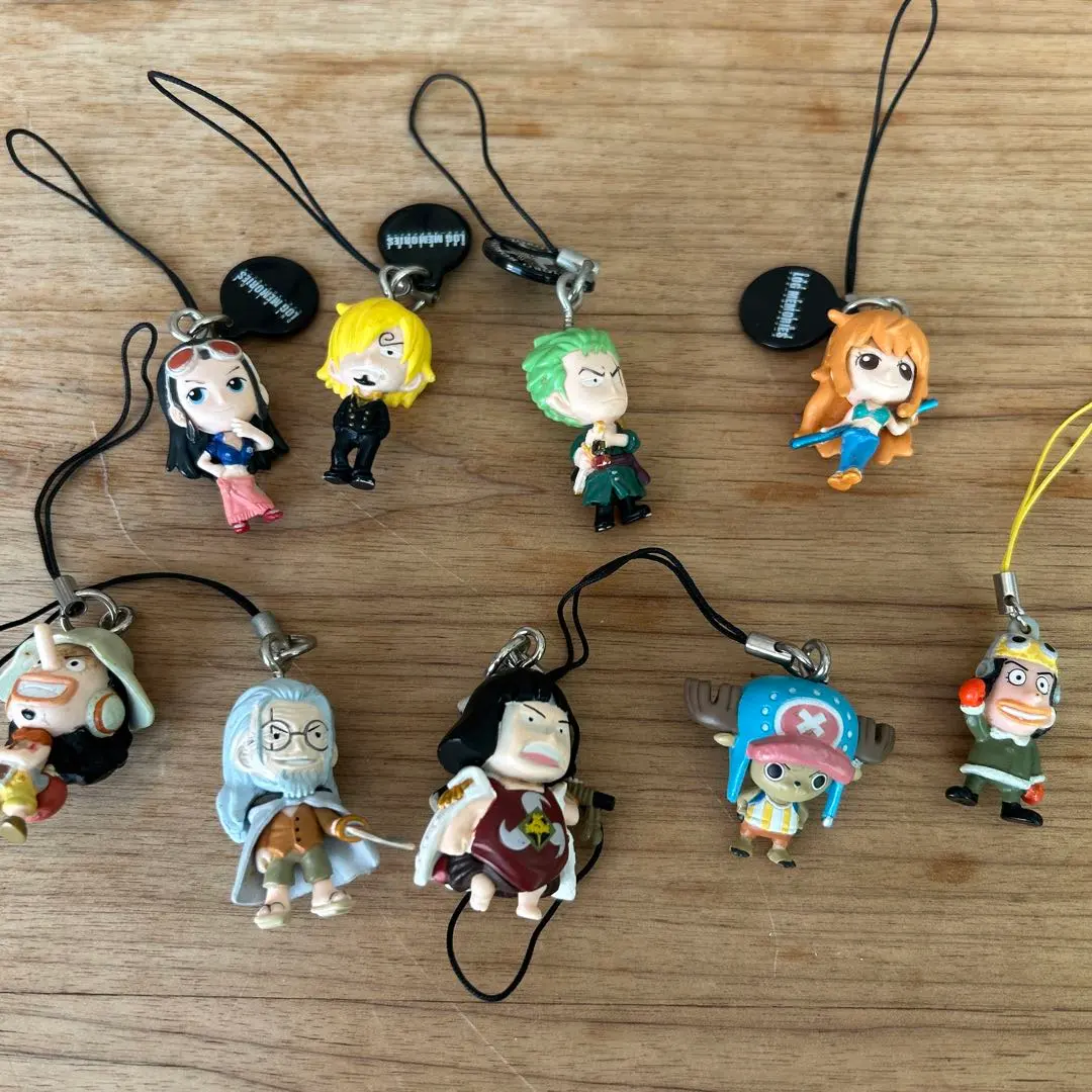 Thumbnail of One Piece Assorted Straps & Figures - Zoro, Metal Keyholder - Set of 9