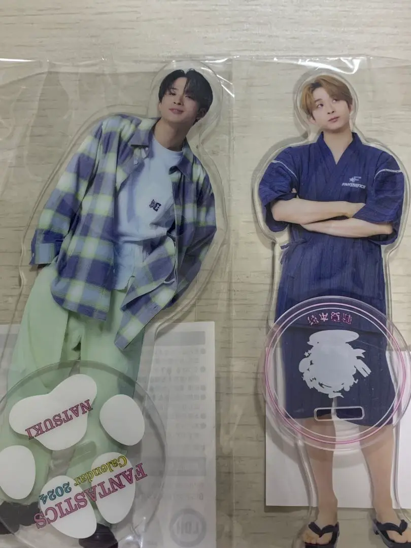 FANTASTICS 2024カレンダー アクリルスタンド　全8種セット Amazon.co.jp: FANTASTICS カレンダー アクリルスタンド