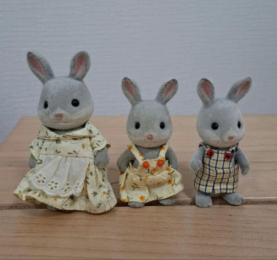 Thumbnail of Discontinued Rare Early Sylvanian Families Cotton Rabbit Family