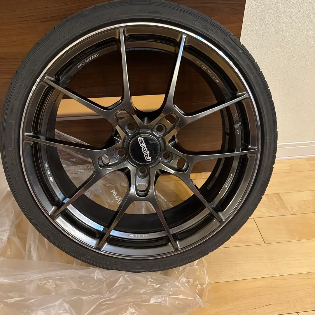 レイズ G025 （シルバー）ミニチュア　オブジェ 新品未使用》ミニチュアオブジェ レイズ RAYS G025 ホイール 1/5