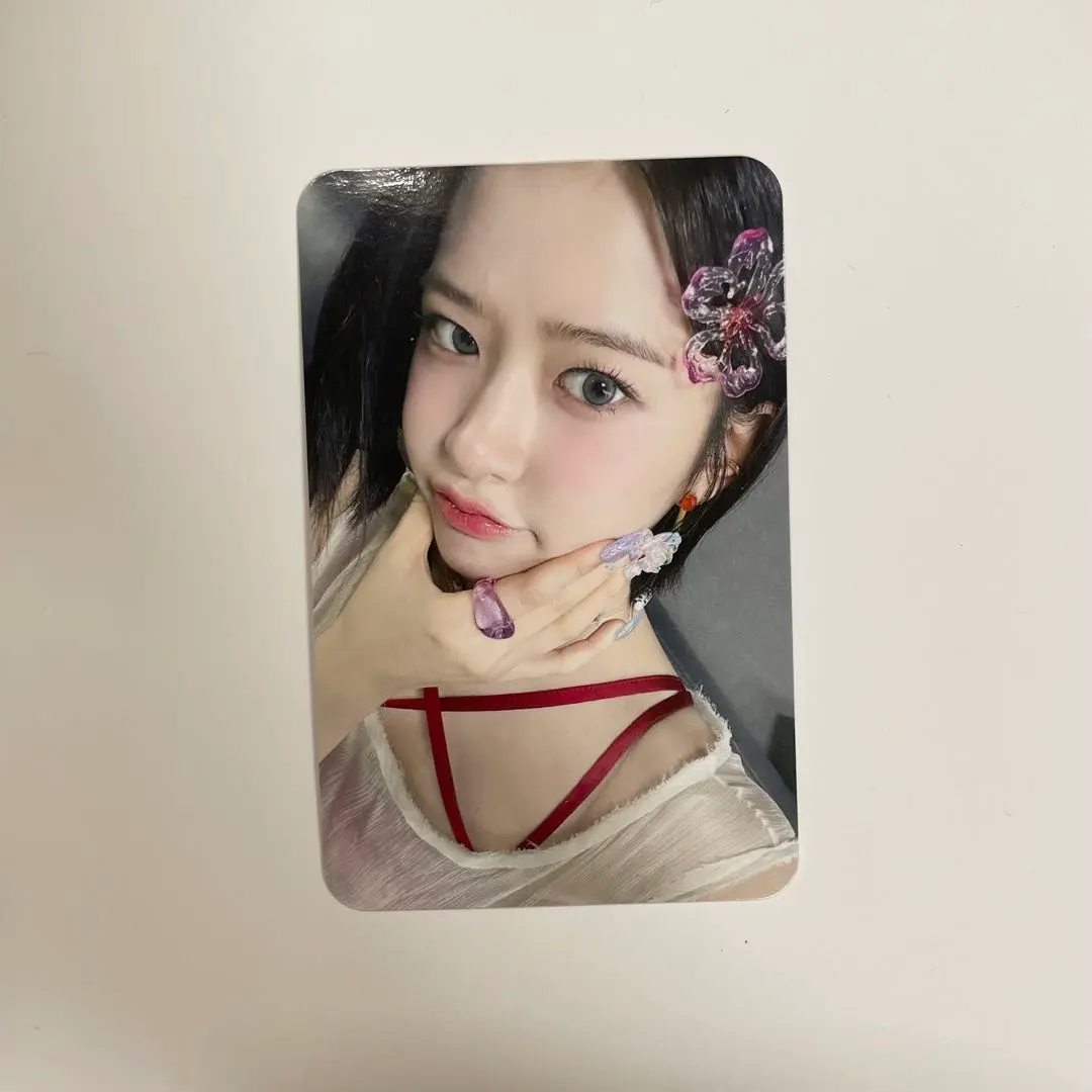 Thumbnail of IVE SWITCH Yujin Tower Records bonus trading card
