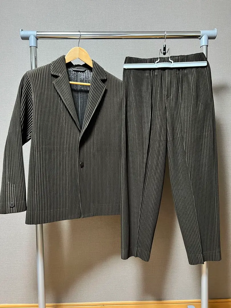2025年最新】HOMME PLISSE ISSEY MIYAKE スーツの人気アイテム