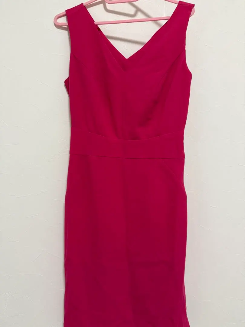 Thumbnail of Pink sleeveless knee-length dress