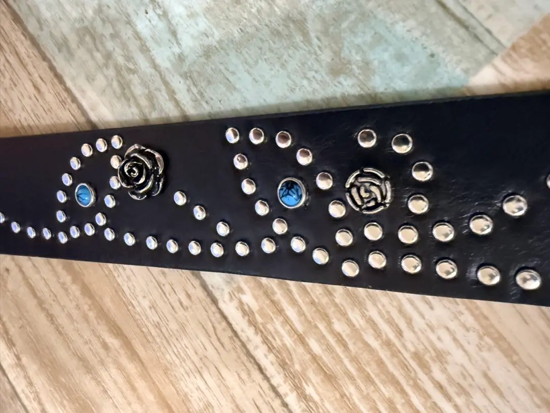 仿 HTC 風格 鉚釘黑色皮革腰帶 的縮圖