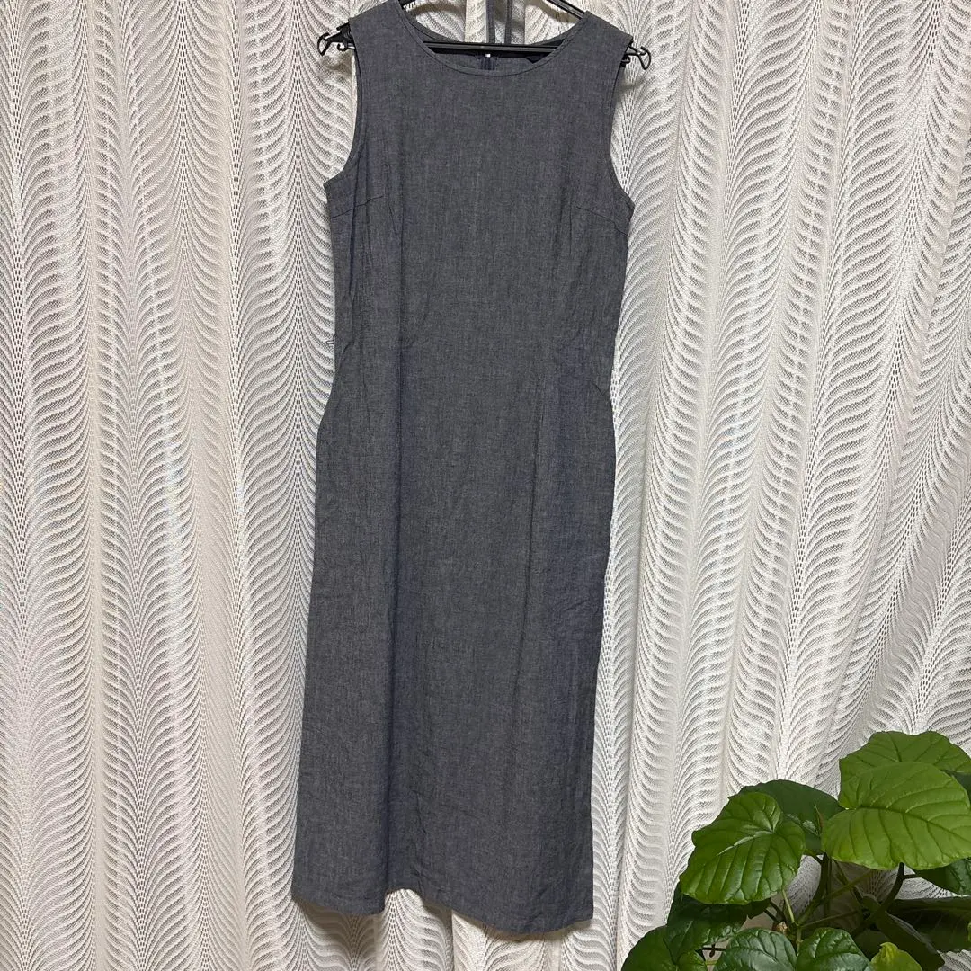 Thumbnail of Excellent condition UNIQLO sleeveless dark blue long dress