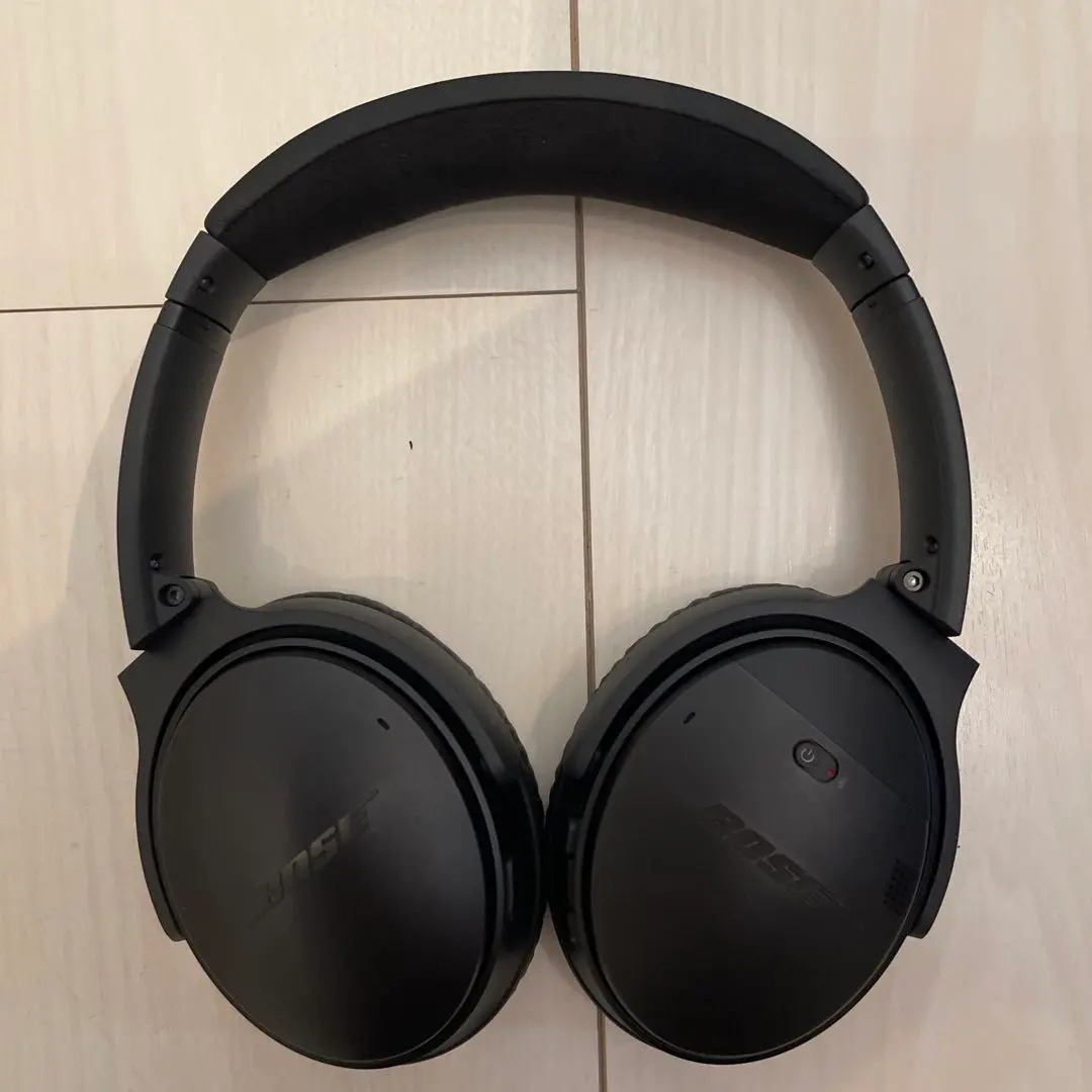 Thumbnail of Bose wireless headset