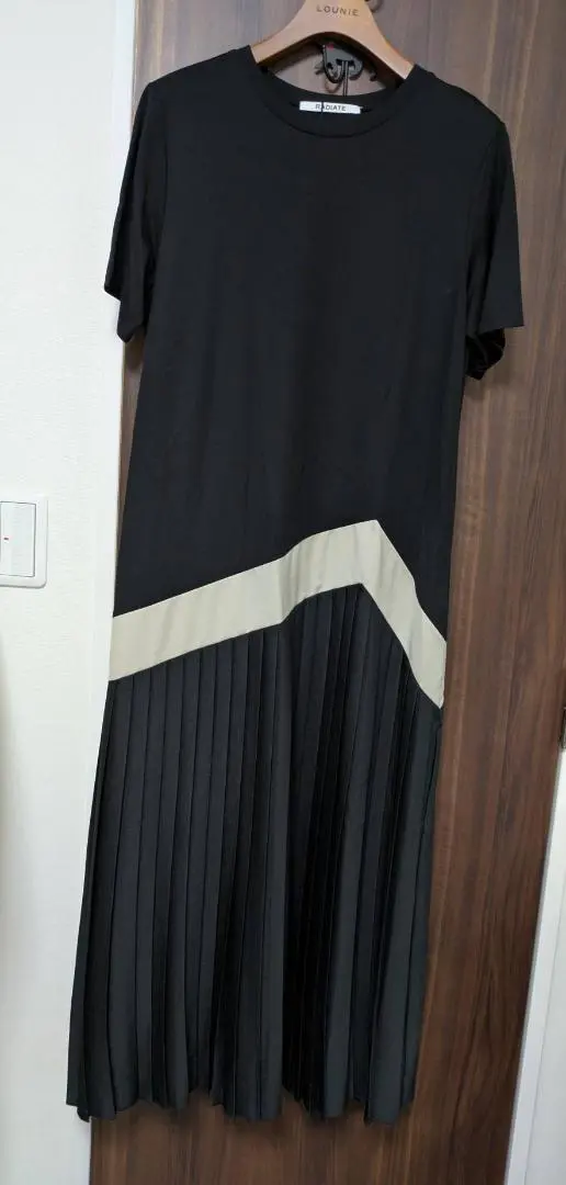 Thumbnail of RADIATE Black Short Sleeve Long Dress 38 New with Tags