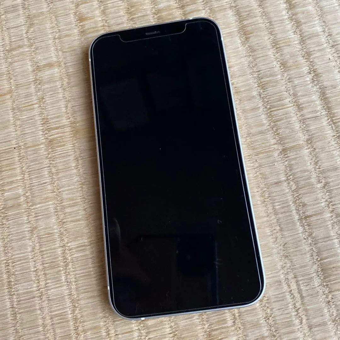 Thumbnail of Apple iPhone 12 White Body