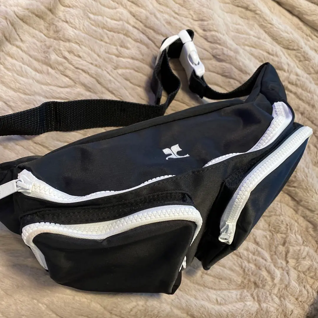 Courrèges ウエストポーチ　ウエストバッグ　ボディバッグ　ブラック 2025年最新】クレージュ ボディバッグ・ウエストポーチの人気