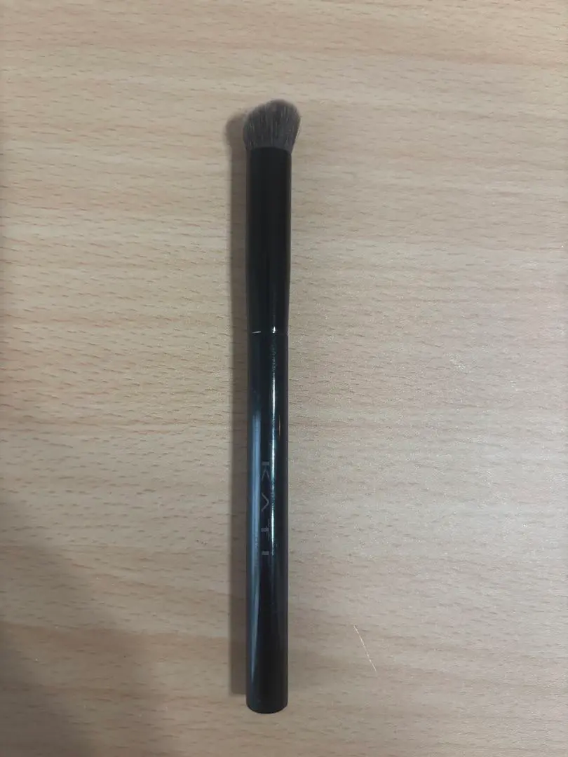 Thumbnail of Kate Eyeshadow Brush (Black)