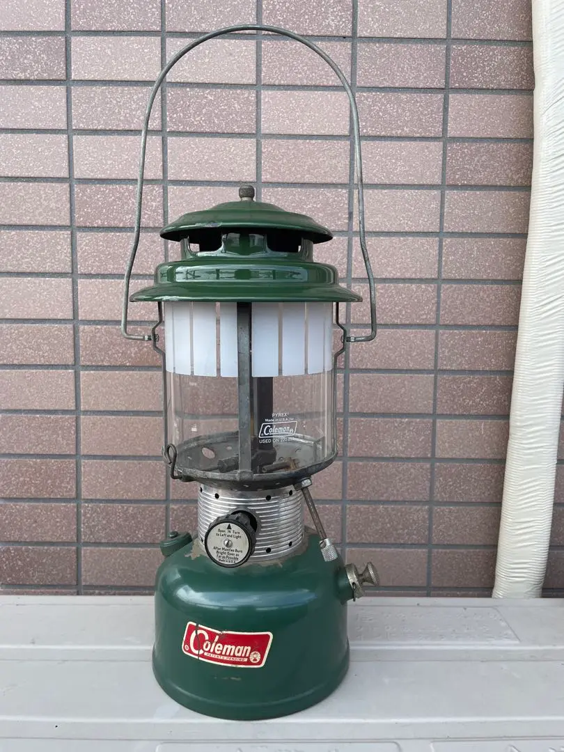Vintage 06/67 Coleman Model 228F Big Hat Double Mantle