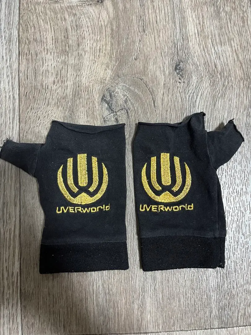 【新品未開封】日産男祭りUVERworldグローブ UVERworld グローブ 日産スタジアム 男祭り アリーナ限定 - メルカリ