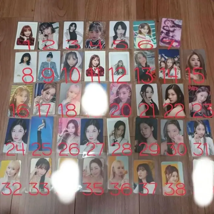 LE SSERAFIM LE SSERAFIM IZ*ONE 小卡 總出清 的縮圖