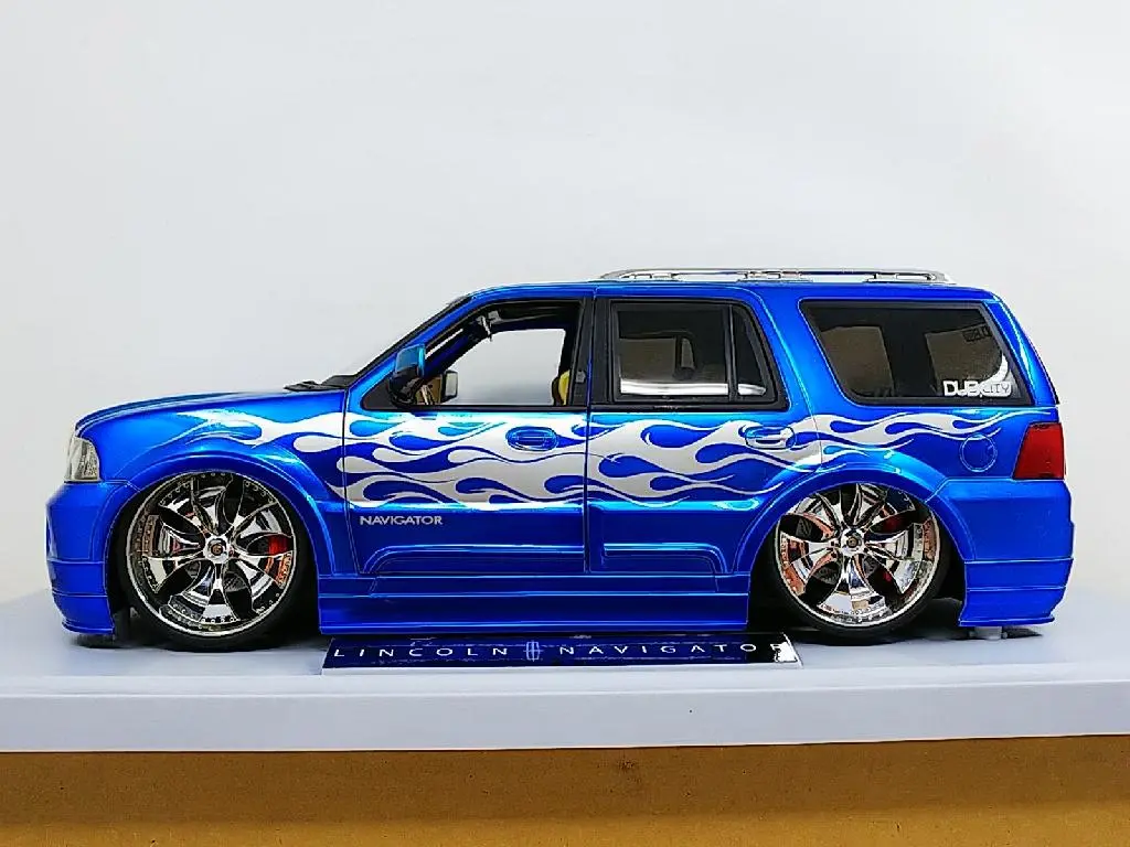 jada 1/24 リンカーン ナビゲーター けいおん 痛車仕様 jada 1/24 リンカーン ナビゲーター けいおん 痛車仕様 - メルカリ