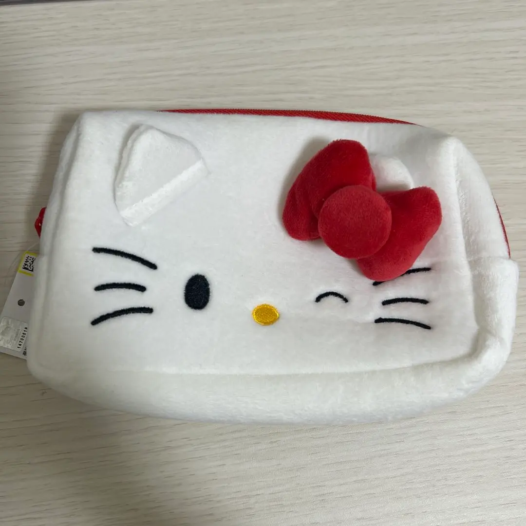 Thumbnail of Kitty pouch South Korea Daiso