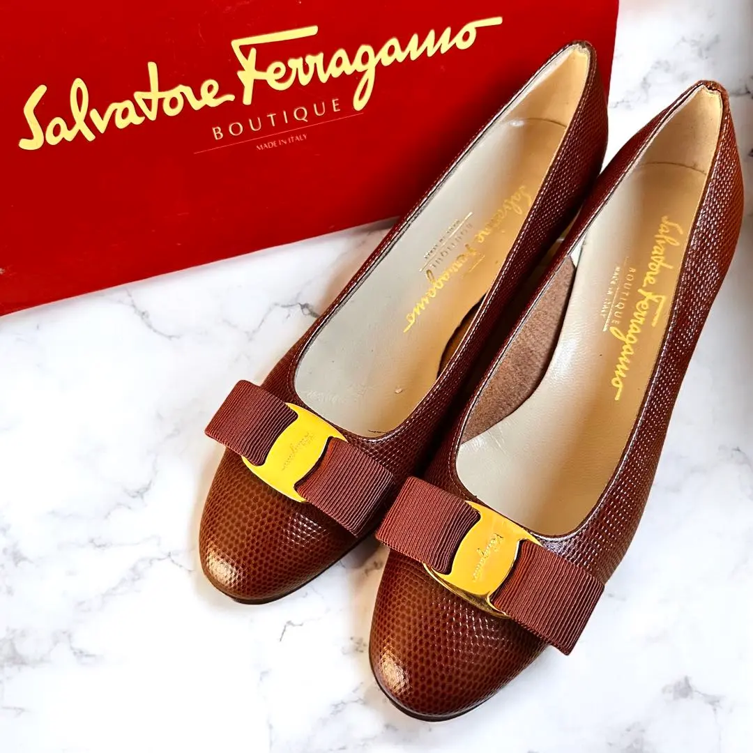 Thumbnail of Almost new! Ferragamo Gancini flat shoes pumps brown