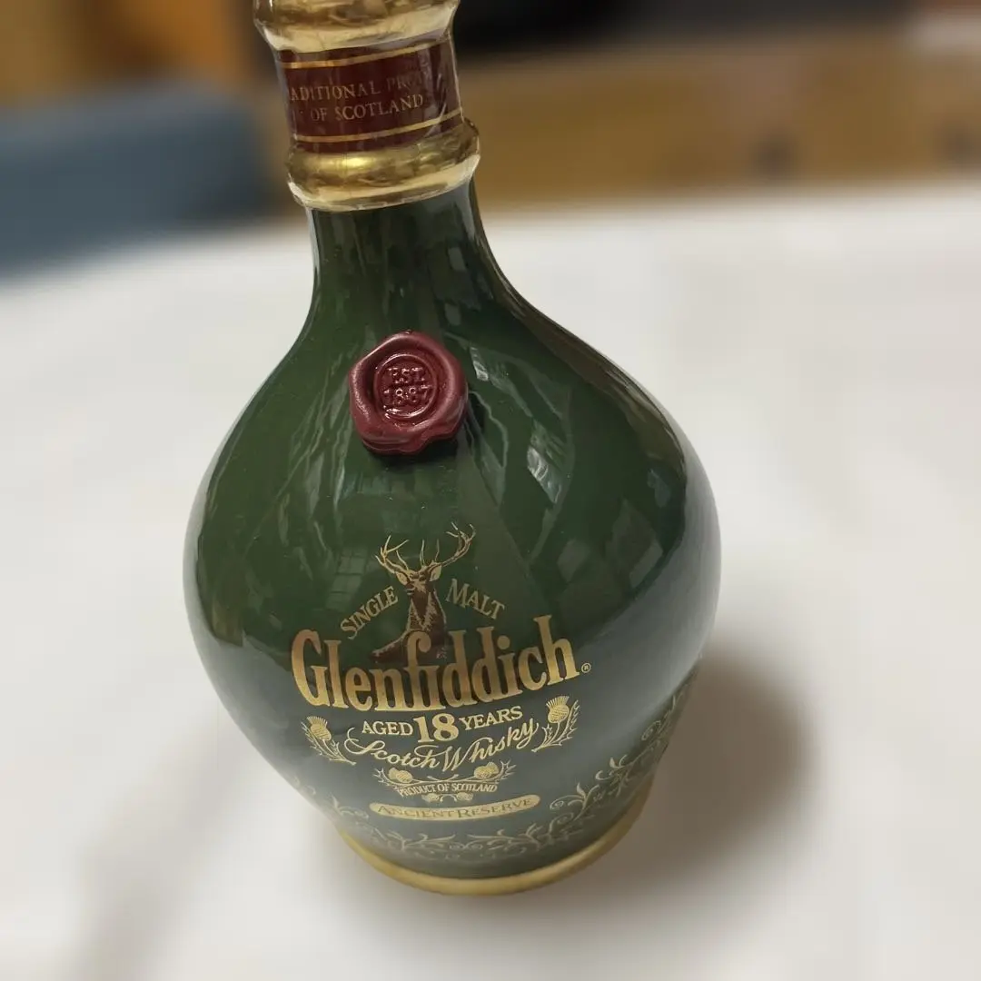 一時値下げ[美品]グレンフィディック 18年 ヴィンテージ 緑陶器ボトル 一時値下げ[美品]グレンフィディック 18年 ヴィンテージ 緑陶器