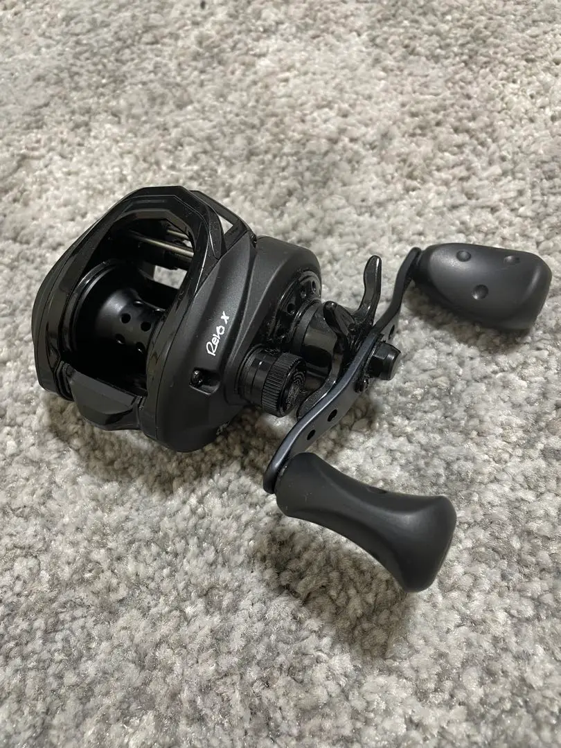 【美品】アブガルシア レボ RevoX REVO4 バス釣り リール　左ハンドル 美品】アブガルシア レボ RevoX REVO4 バス釣り リール 左