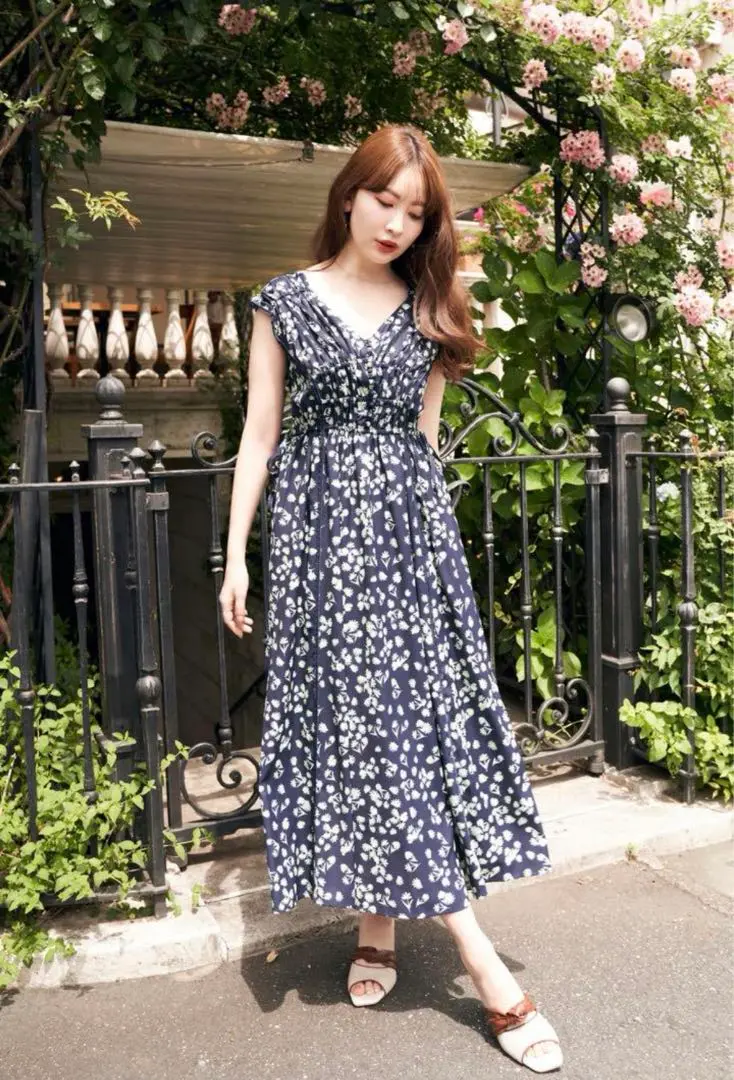 ワンピース herlipto Paris Daisy Long Dress 2025年最新】paris daisy long dressの人気アイテム - メルカリ