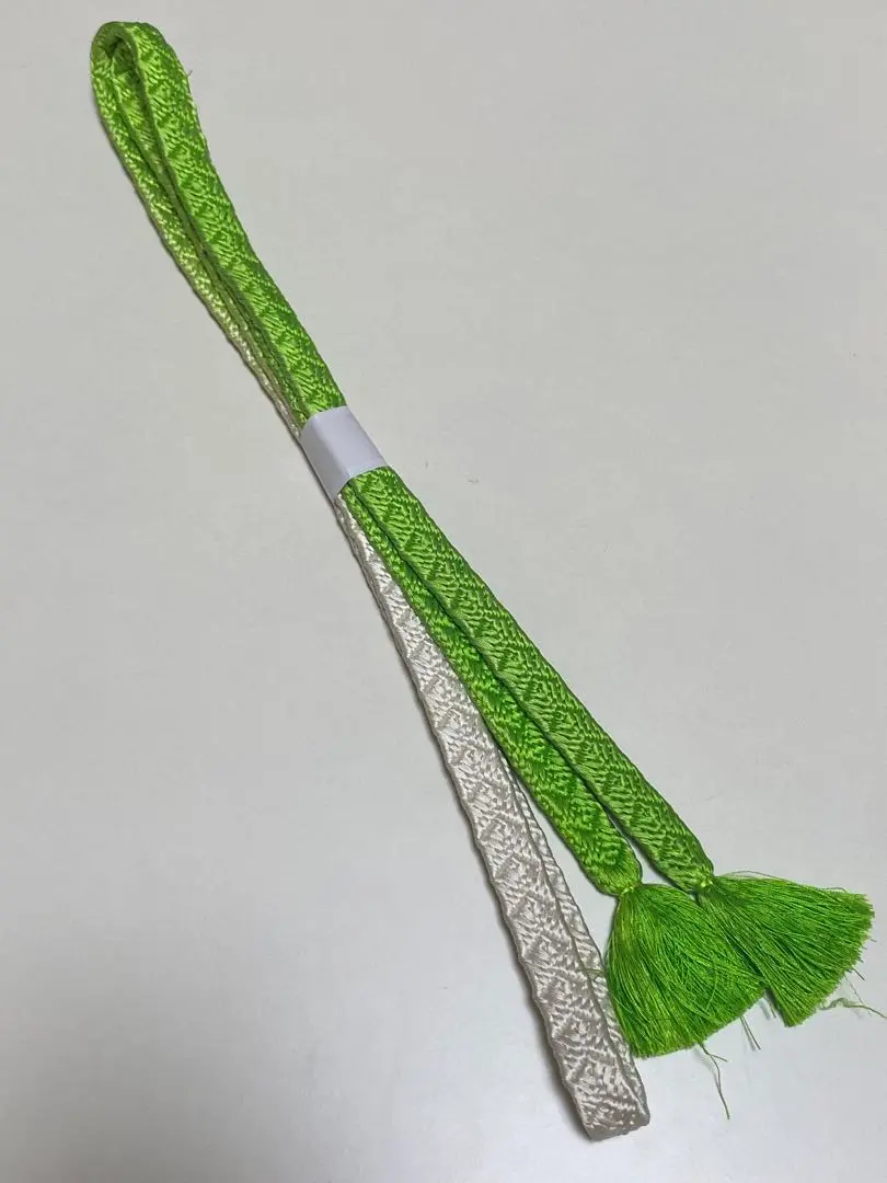 Thumbnail of Green and white tasseled obi cord