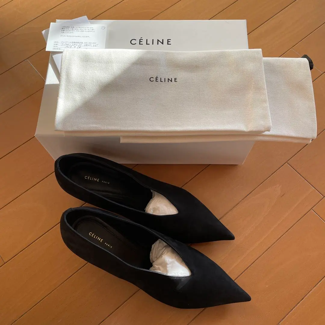 2025年最新】celine v パンプスの人気アイテム - メルカリ