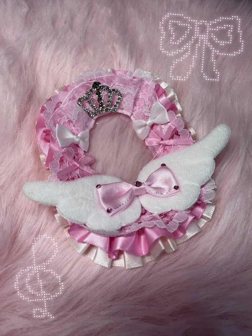 Thumbnail of Handmade trading card case, lace decoration, white & pink