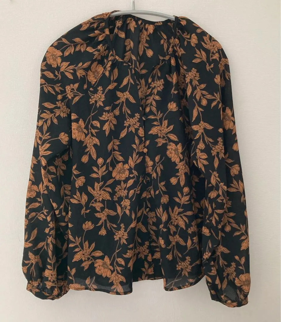 長袖襯衫 花紋 的縮圖