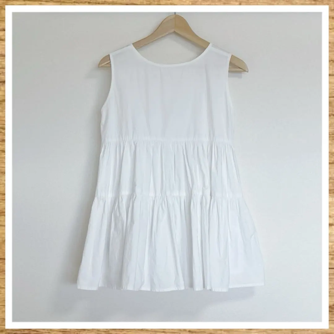 Thumbnail of Sleeveless (mode robe)