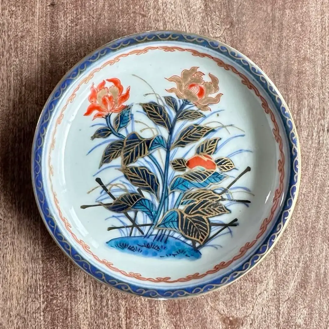 Thumbnail of Ko-Imari, colored overglaze and underglaze, flower design on a fence, small dish, miniature dish, Kaei period