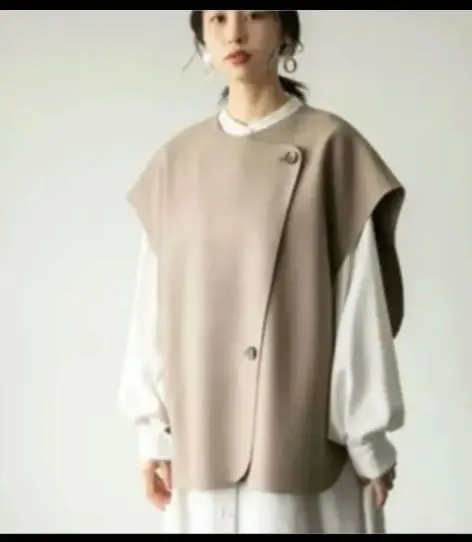 LOWRYS FARM 羊毛斗篷背心 羊毛斗篷背心 穿著數次 的縮圖