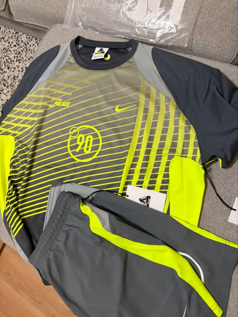 2025年最新】Palace Skateboards ウェアの人気アイテム - メルカリ