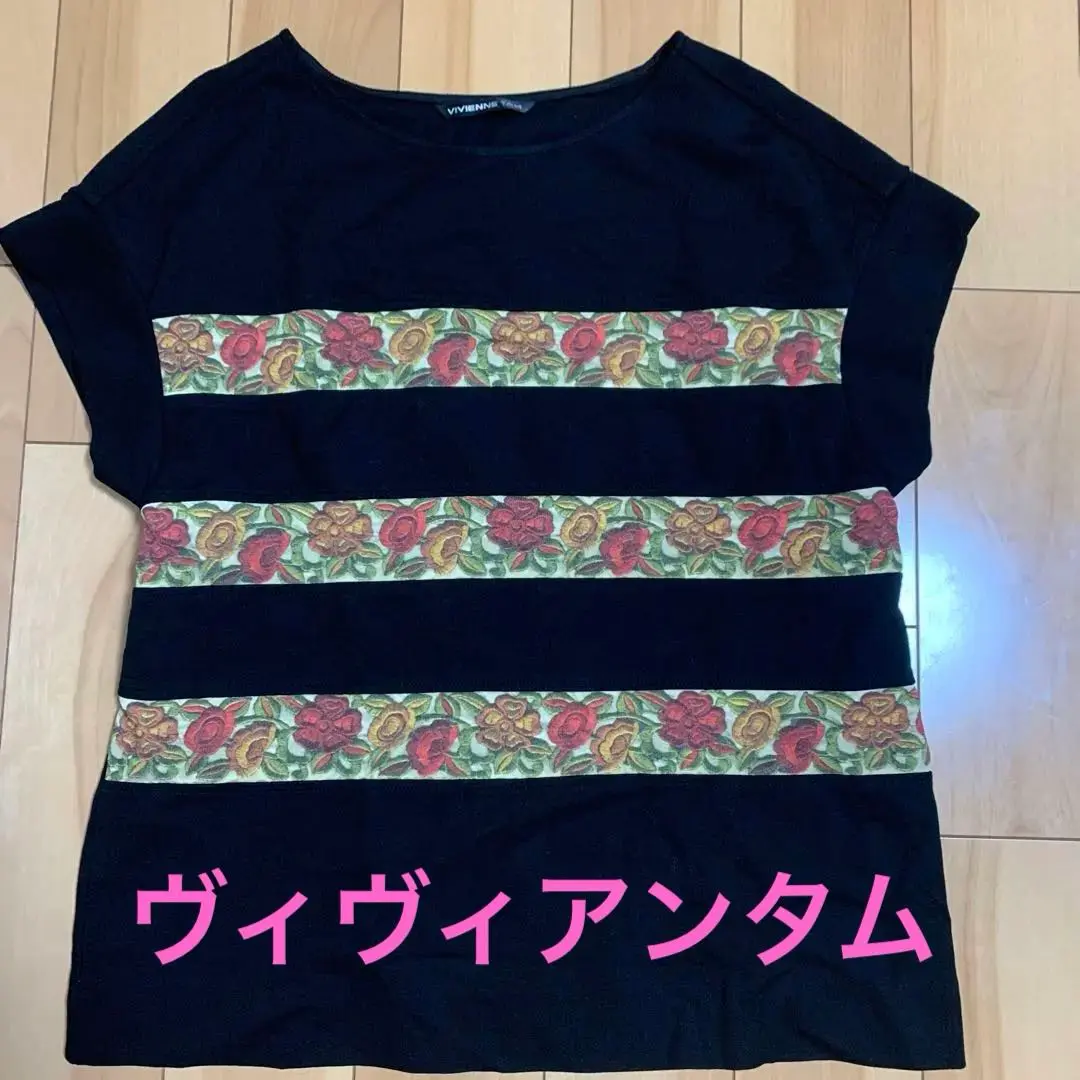 ヴィヴィアンタム　花柄刺繍 半袖Tシャツ 黒　M 日本製 美品】ヴィヴィアンウエストウッド 花柄Tシャツ 黒46 - メルカリ