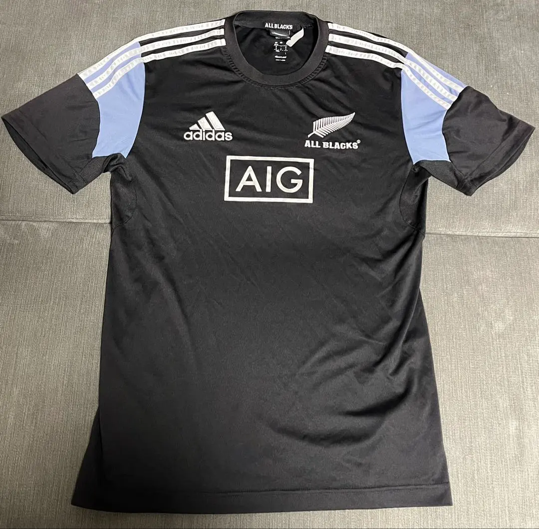 Thumbnail of All Blacks T-shirt, size L