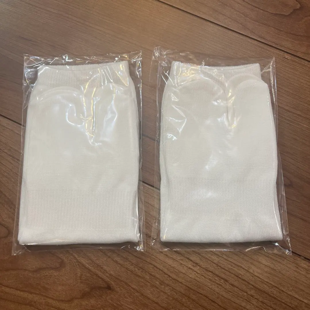 Thumbnail of White Tabi Socks, Set of 2, Unisex, Free Size
