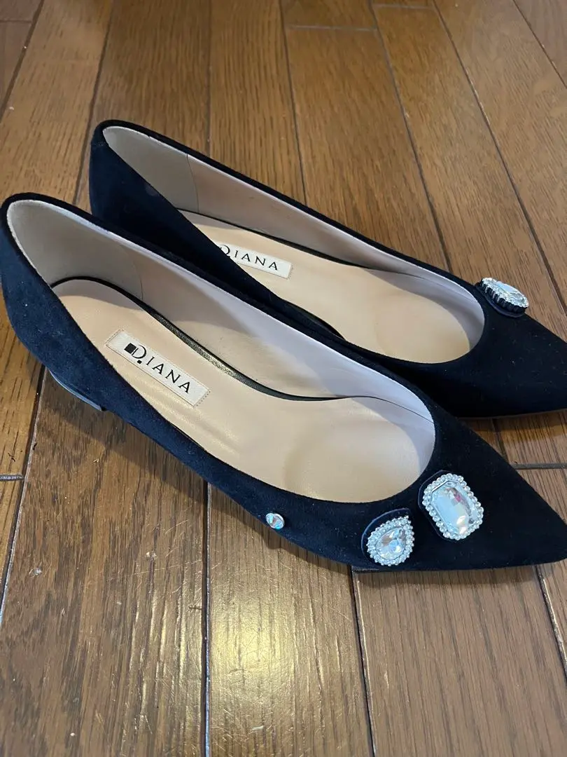 【ほぼ新品】DIANA ダイアナ ハートビジュー フラットシューズ 黒 23.0 靴・バッグのダイアナ通販サイト ｜ EI42815: シューズ