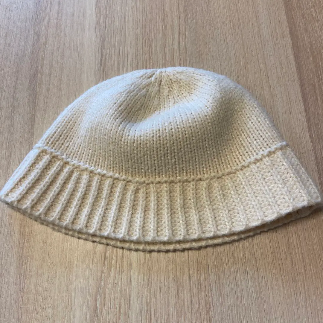Thumbnail of bucket hat