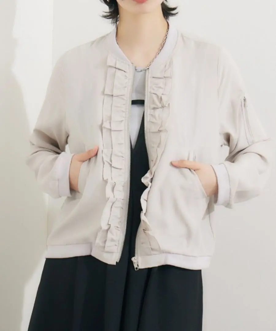 TRANOI ボレロ風ブルゾン ジャンパー TRANOI ボレロ風ブルゾン ジャンパー