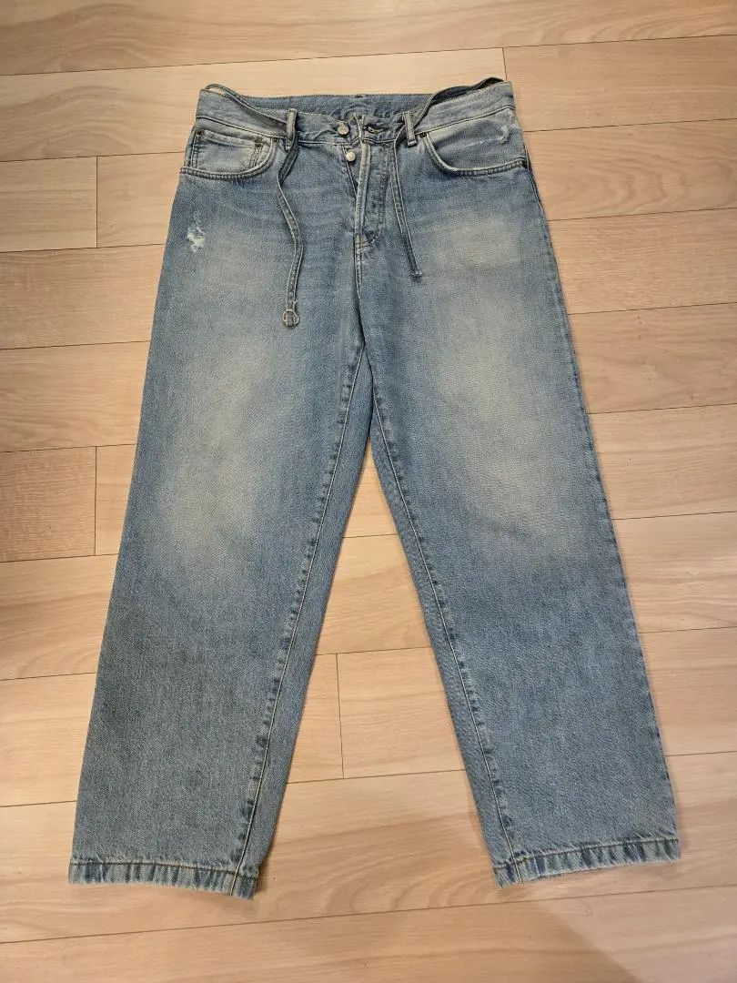 【ミちゃん美品❣️】Acne Studiosダメージデニム　ストレート 2025年最新】Acne Studios 汚れ・破れ・臭いなど：なし