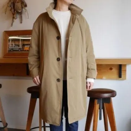 【美品】LE GLAZIK ルグラジック ノーカラー ダウンコート　カーキ LE GLAZIK | ナイロン カラーレスコート WOMEN（ノーカラー