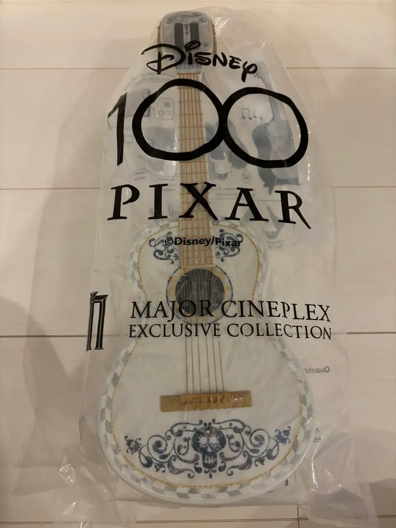 ピピ丸　ディズニー100周年記念リメンバーミーギターポップコーンバケット Amazon.co.jp: 100周年 リメンバーミー ギター ポップコーン