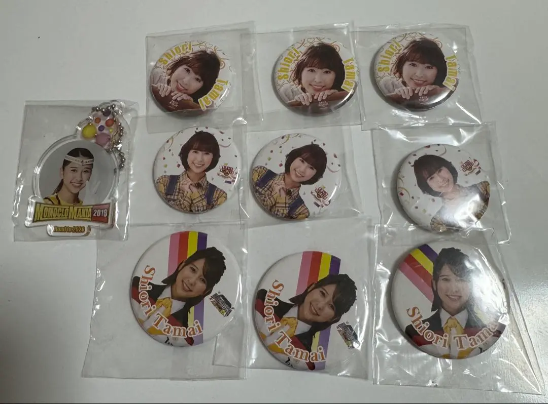 Thumbnail of Momoiro Clover Z's Shiori Tamai merchandise bundle!