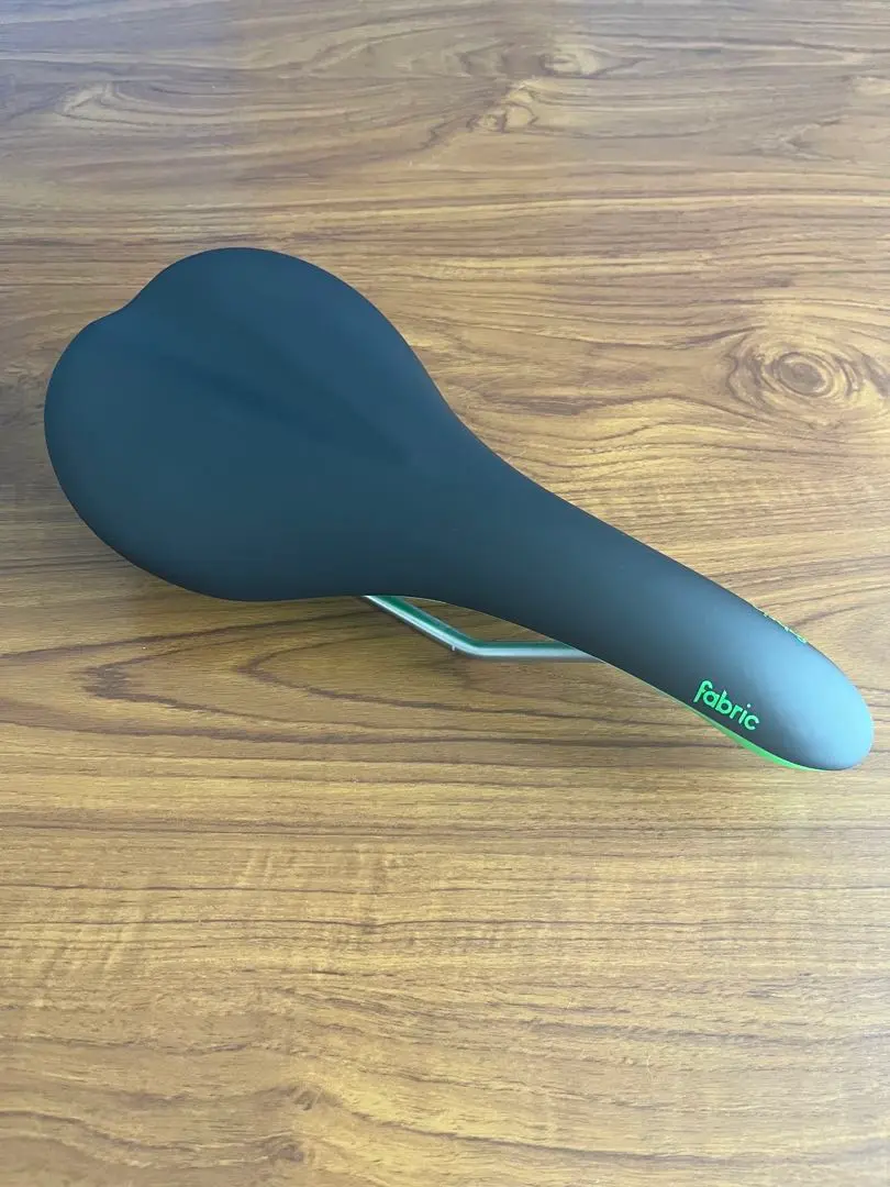 美品　FABRIC SADDLE ALM ULTIMATE ホワイト 最終値引き 美品FABRIC SADDLE ALM ULTIMATE ホワイト 最終値引き