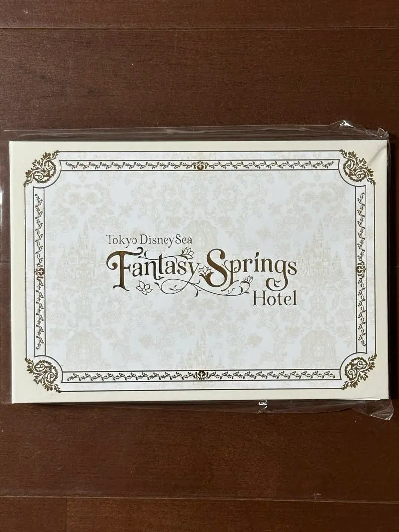 【サイン有】ファンタジースプリングスホテル・グランドシャトー　アルバム 2024年5月 東京ディズニーシー・ファンタジースプリングスホテル