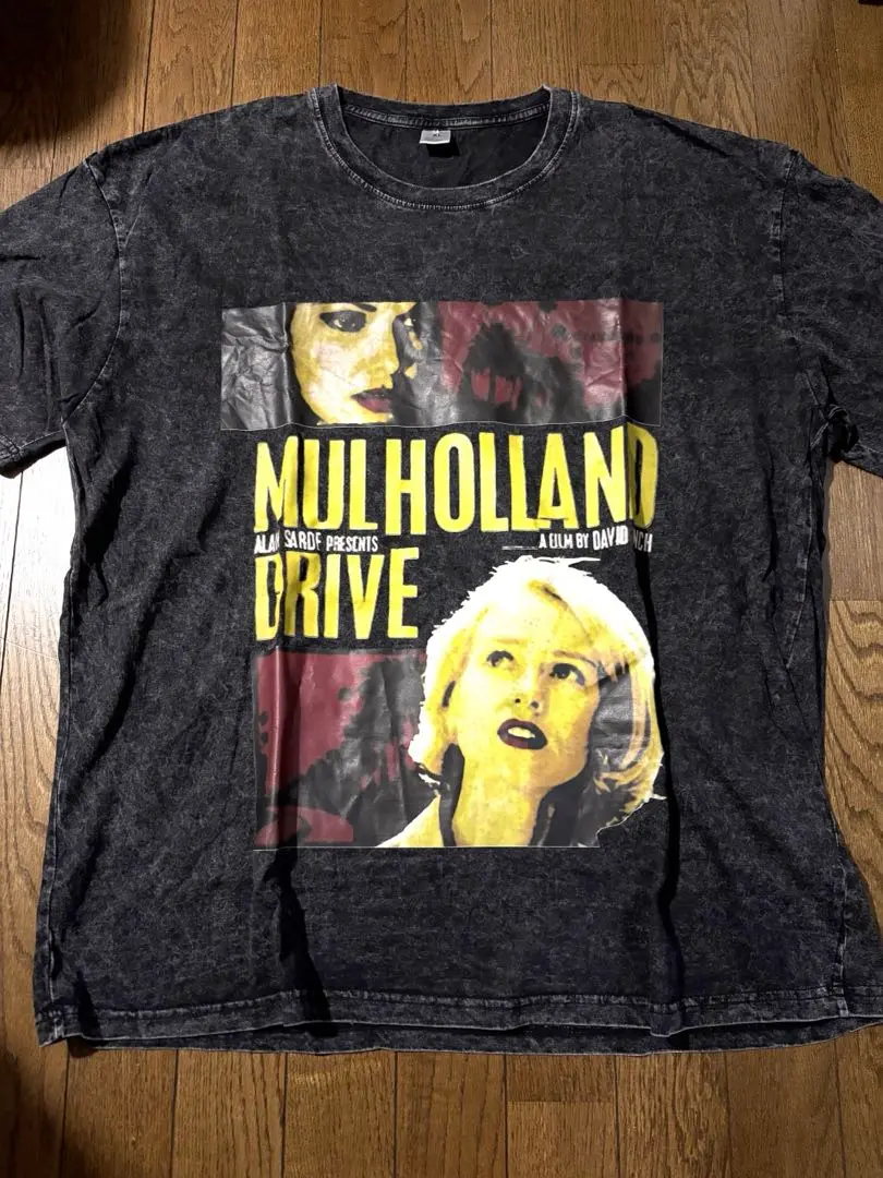 デヴィッド・リンチ監修の「マルホランド・ドライブ」のTシャツ