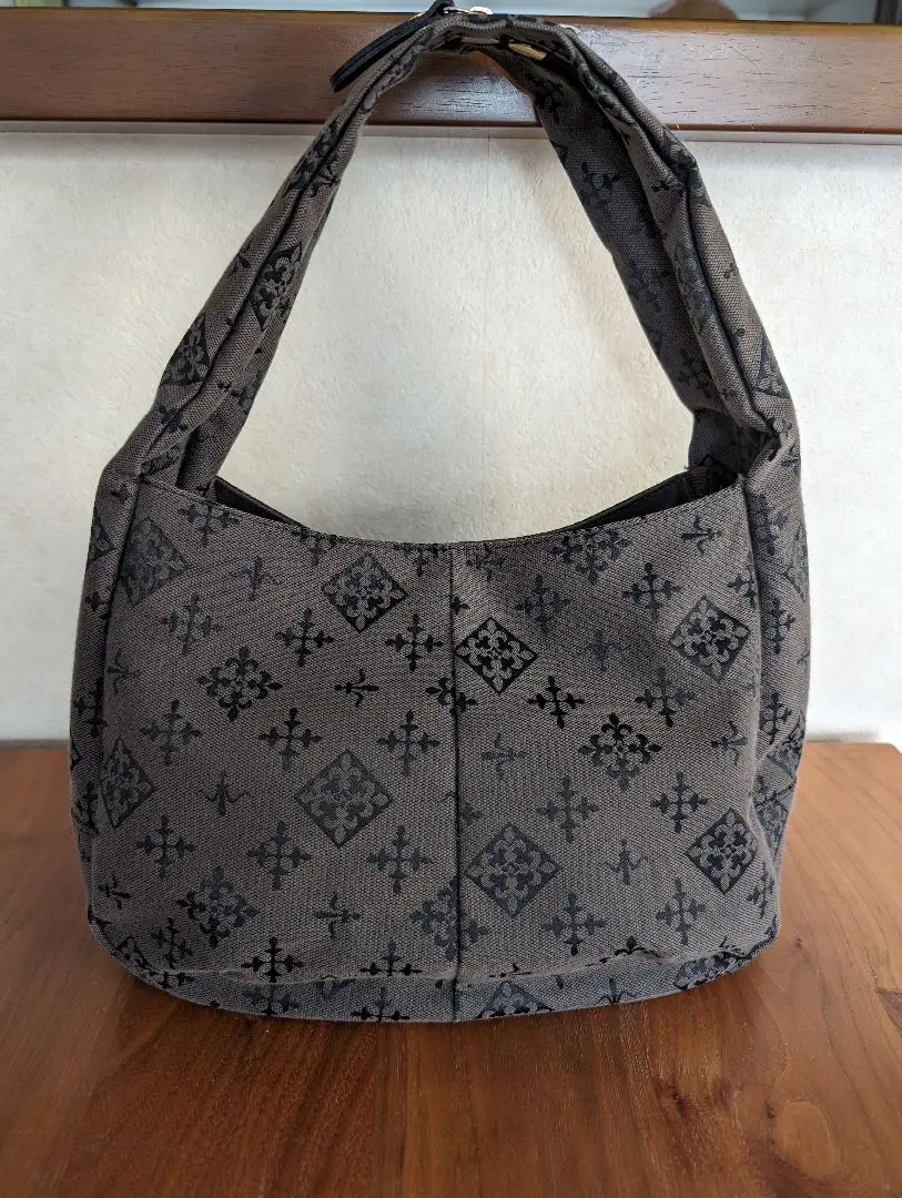 Thumbnail of russet tote bag