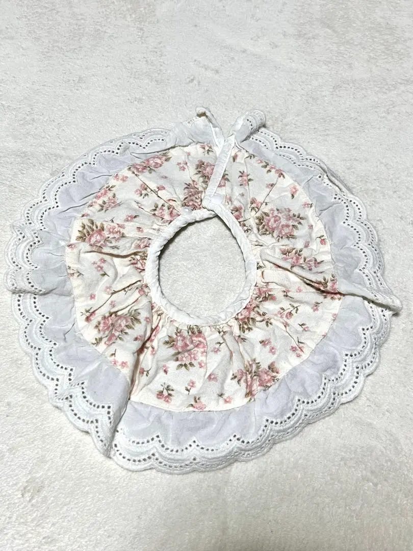 Thumbnail of Baby bib, drool bib, circle, floral pattern